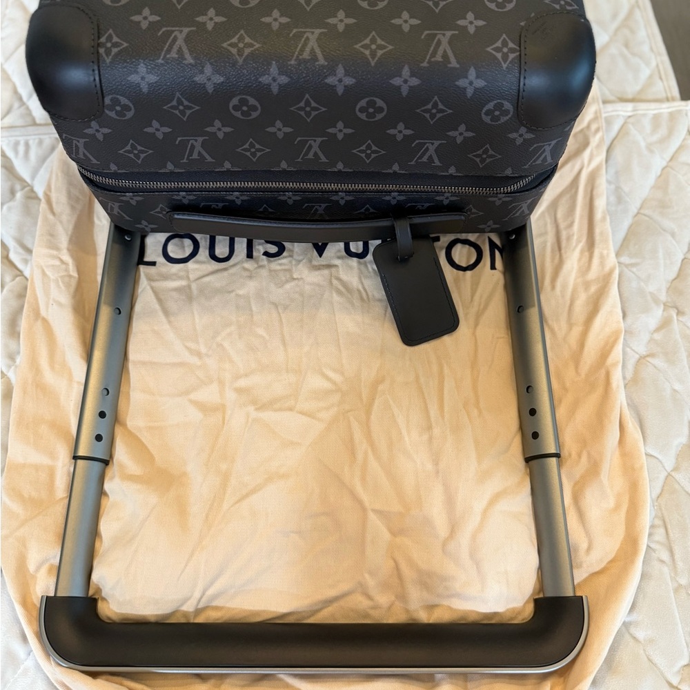 Louis Vuitton Gray Monogram Travel Bag - Picture 7 of 11